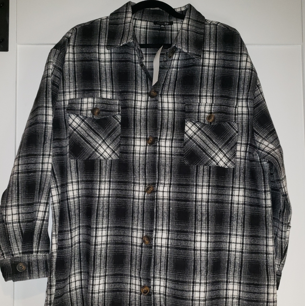 Papermoon Wrenley Black,gray and white flannel Button Down Shacket NWT Size 1XL